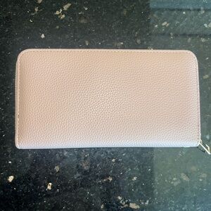 NWOT Dusty Rose Vegan Pebbled Leather Women's Clutch Wallet